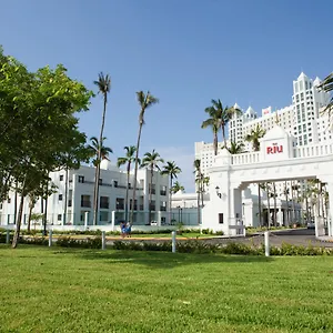 3* Отель Riu Emerald Bay